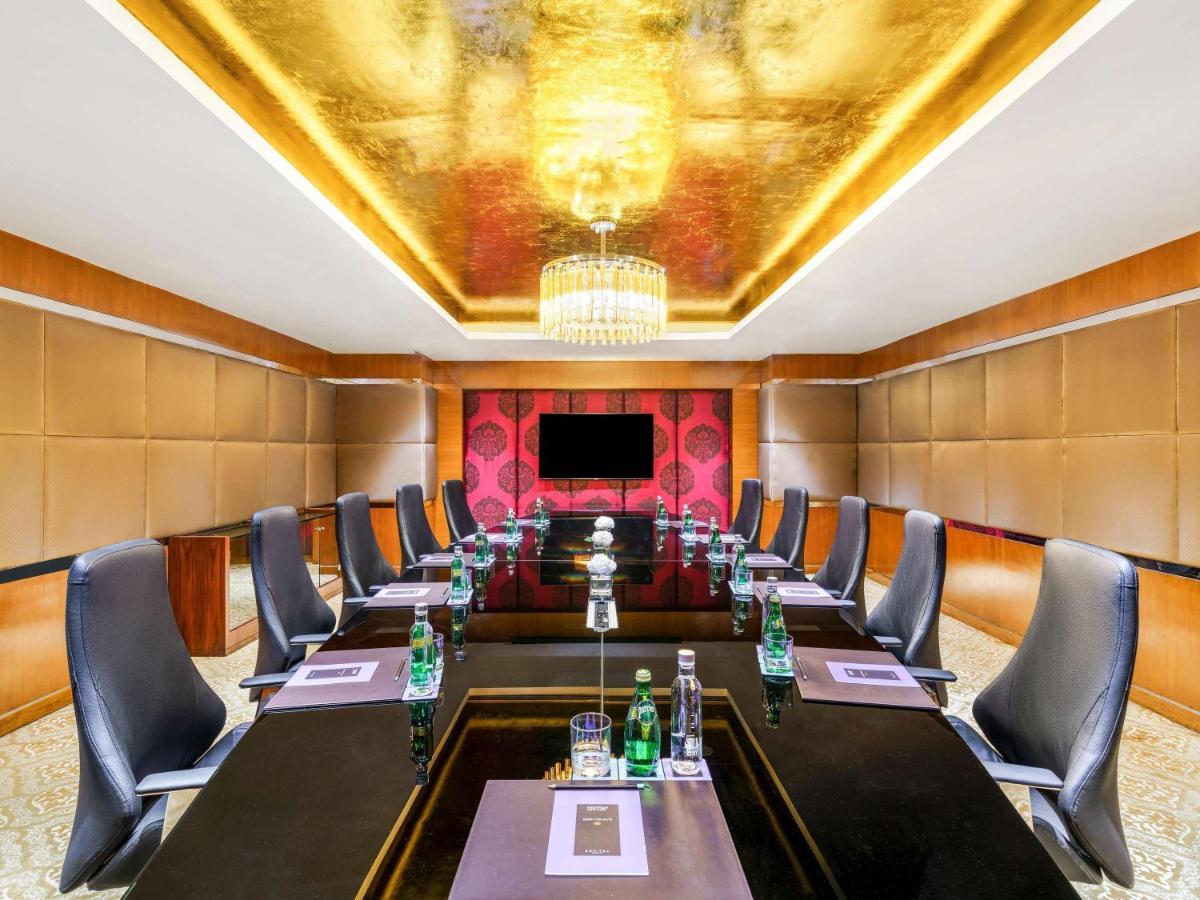 Sofitel Mumbai Bkc Hotel Exterior foto Boardroom