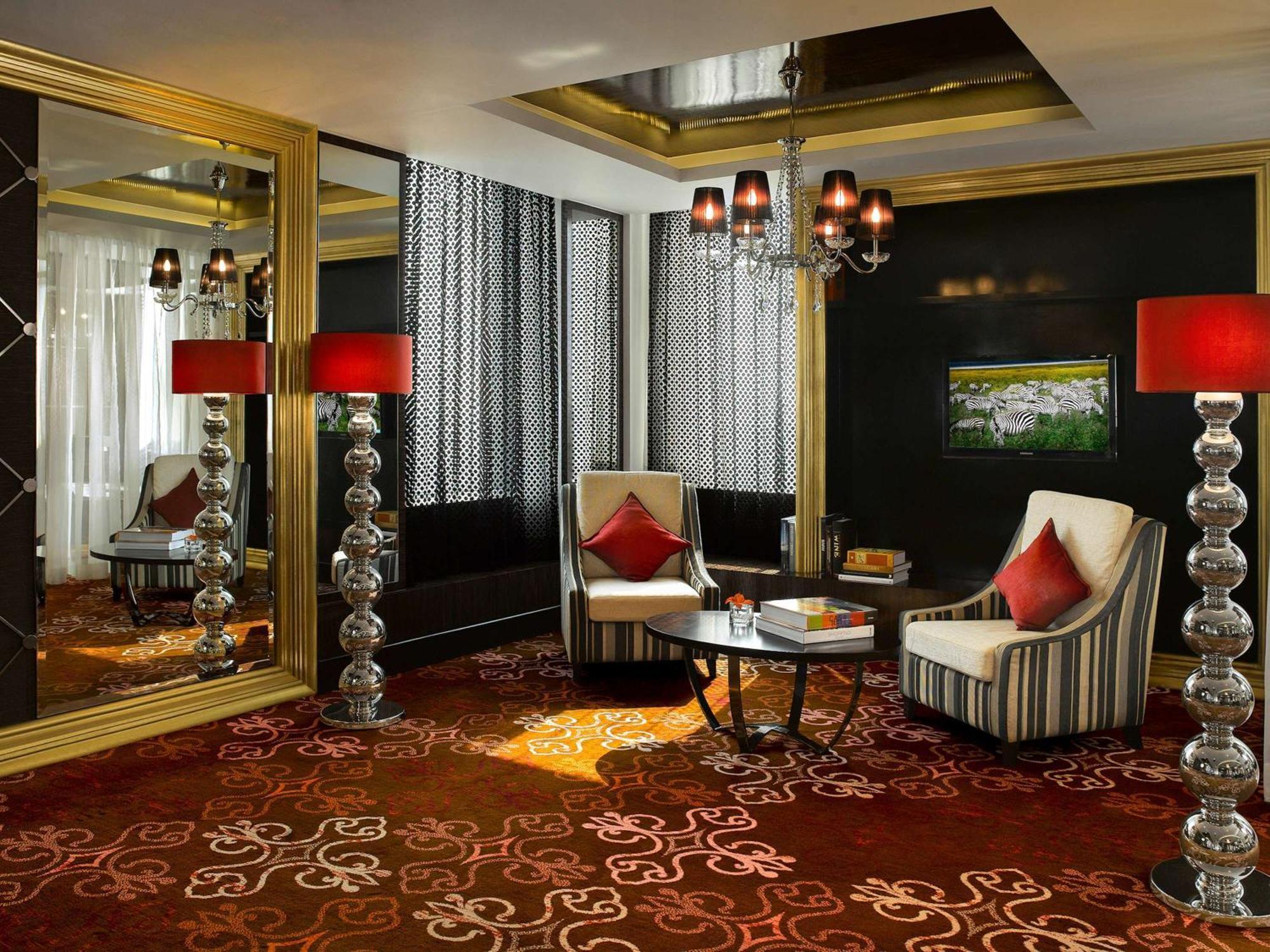 Sofitel Mumbai Bkc Hotel Exterior foto The interior of a suite at the hotel